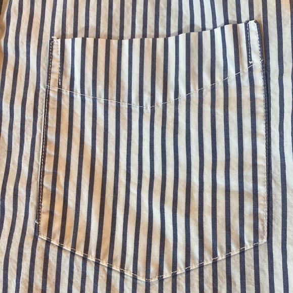 Gap size Medium blue stripe button up shirt - Picture 3 of 6